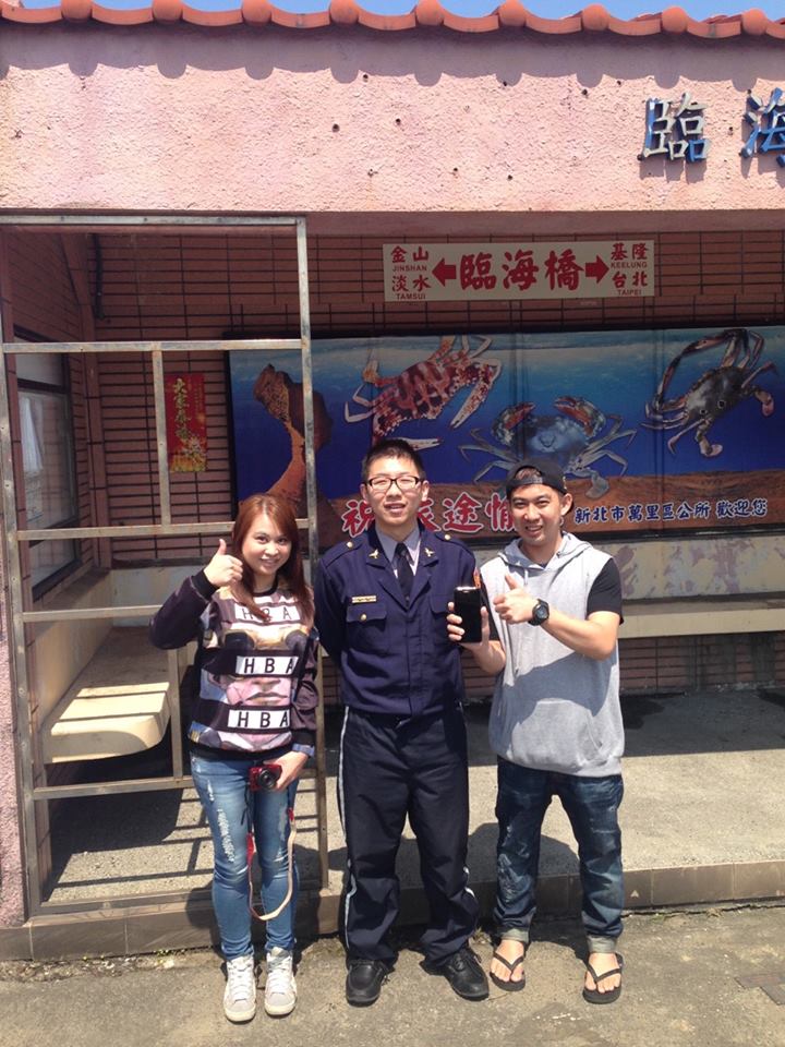 新加坡遊客公車上掉手機 金山警助尋回