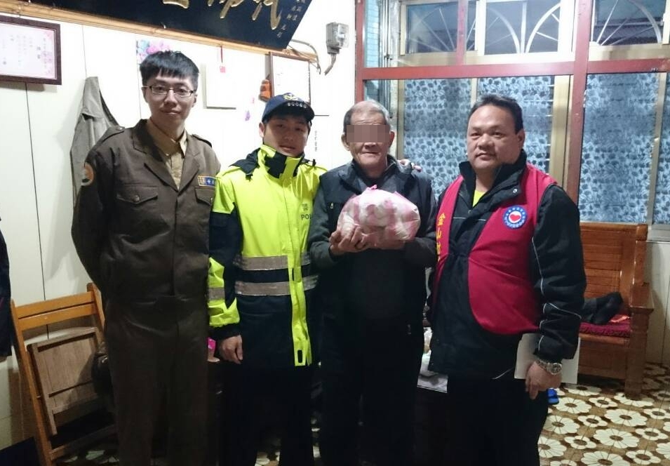 金山警偕宗教團體關懷獨居、弱勢族群剪影