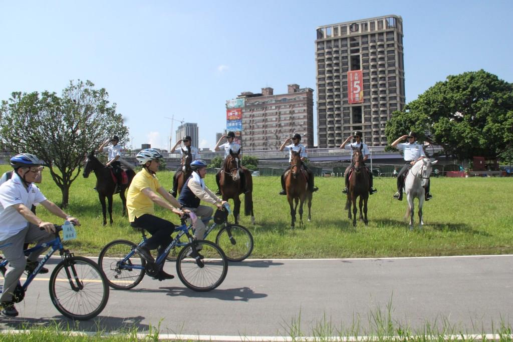 慶祝105年第38屆警察節-兩輪的交會轉動警察及警友的活力