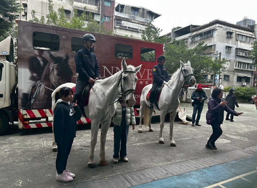 114年3月8日配合中和區秀山國小辦理「小小警察體驗活動暨犯罪預防宣導活動」案2